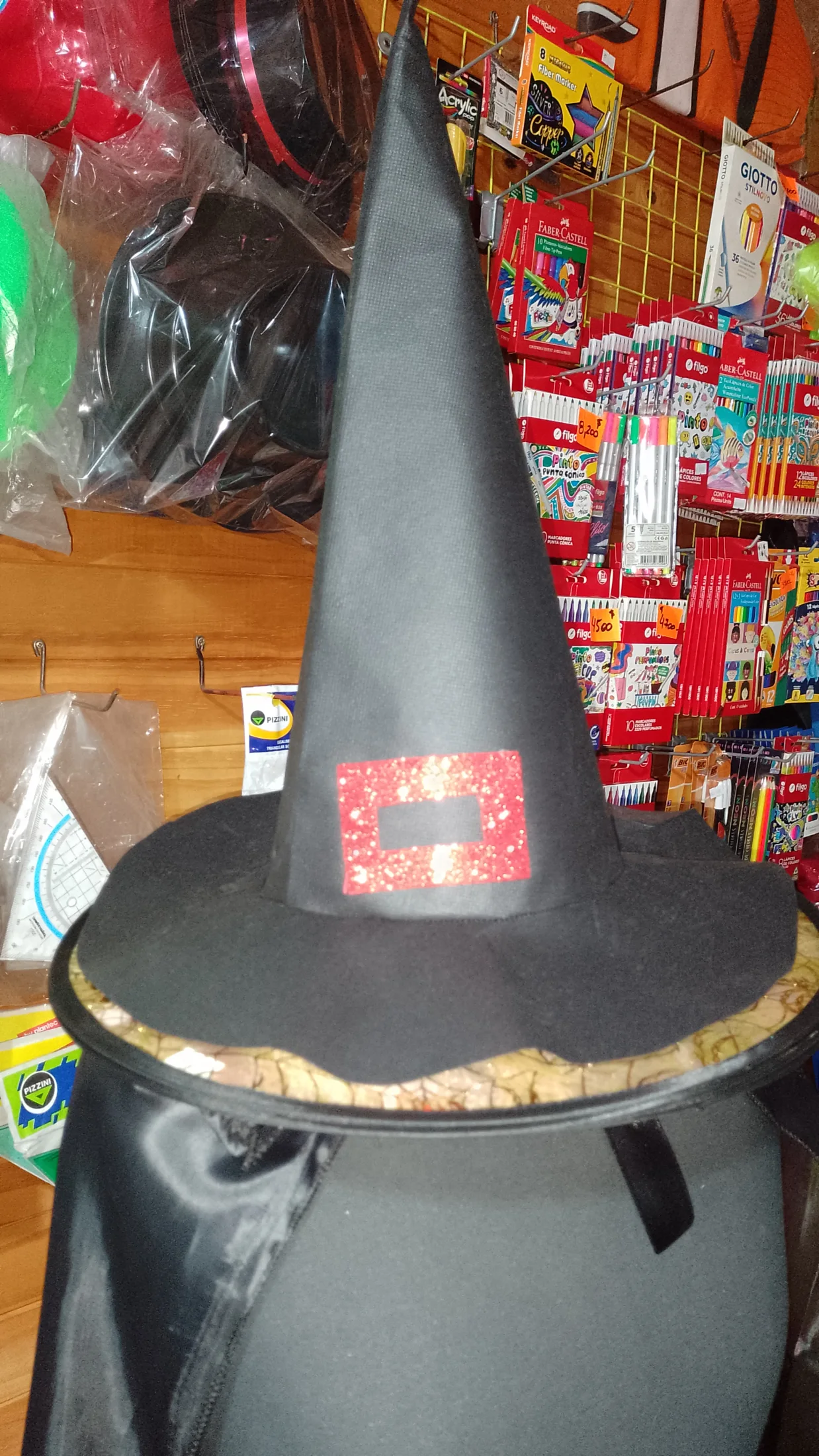 Sombrero de bruja de TNT